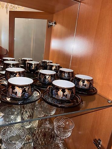 Ev və bağ: Çay dəsti, Çexiya — 1