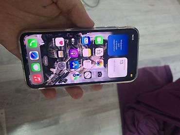 samsung z fold 5: IPhone Xs(серия ) в черном цвете с двойной основной камерой — 3