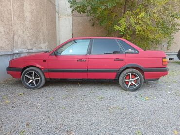 полик авто: Volkswagen Passat: 1989 г., Механика, Бензин, Седан