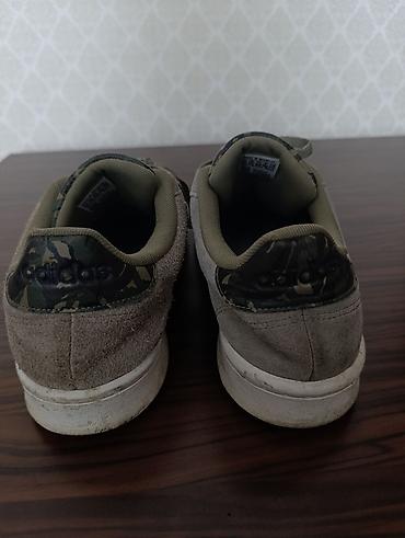 Krasofkalar və idman ayaqqabıları: Adidas kişi idman ayaqqabısı - Model: Adidas Originals (klassik 3 — 3