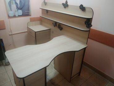 столешница из дерева: Продаю маникюрный стол 115см×60см с двумя тумбочками под столешницей +
