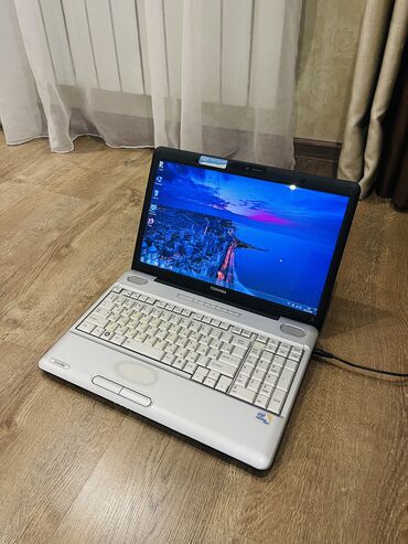 Ноутбуки: Ноутбук, Toshiba, 4 ГБ ОЗУ, Intel Core M, 16 ", Для несложных задач, память HDD