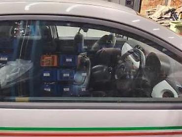 lancia ypsilon 2005: Fiat 500 desno staklo. Fiat 500 desno stakloOriginalni delovi Moguca — 1