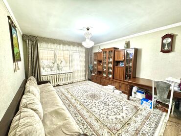 продаю дом бишкек центр: 4 комнаты, 118 м², Индивидуалка, 2 этаж, Косметический ремонт