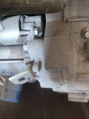Детали двигателя и моторы в сборе: Двигатель Honda L13A, подходящий для различных моделей Honda. Этот — 3