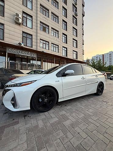 фонары: Toyota Prius: 2018 г., Гибрид, Хэтчбэк — 2