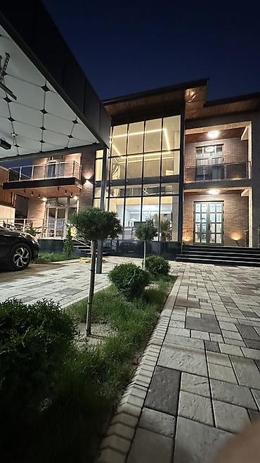 Продажа коттеджей и домов: 6 комнат и более, 412 м², 45 соток, Бишкек, ул. Матросова Собственник — 13