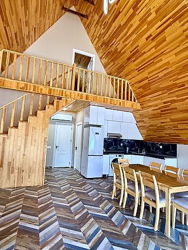 xırdalan ev: Qəbələ dağ mənzərəli A-frame villası – xüsusi həyətyanı sahə və şəxsi — 5