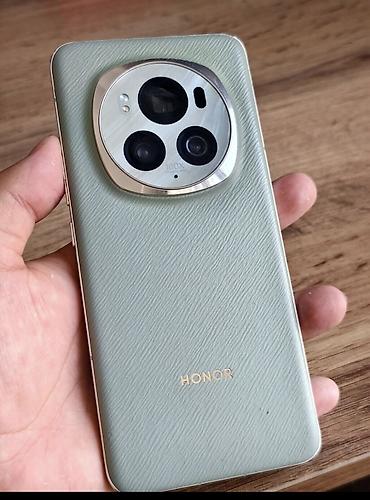Honor Magic 6 Pro, Б/у, 256 ГБ, цвет - Зеленый, 1 SIM, 2 SIM, eSIM