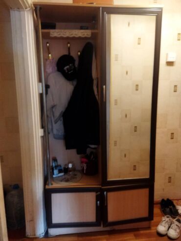 шкаф: Ayaqqabı dolabı, 3 qapılı