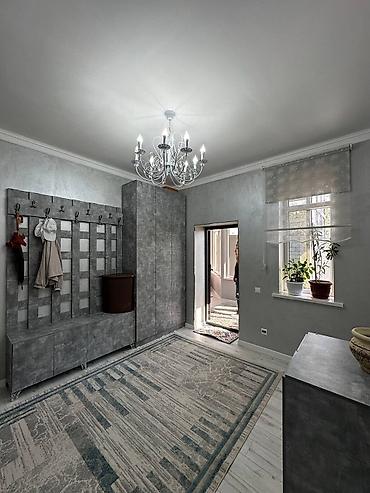 глоба: 6 комнат и более, 200 м², 4 соток, Бишкек, Ак-Ордо 2 ж/м Агентство недвижимости — 6