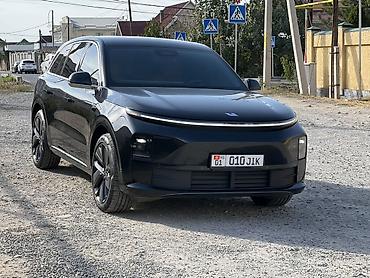 Lixiang: Lixiang L6: 2024 г., 1.5 л, Автомат, Гибрид, Кроссовер — 2