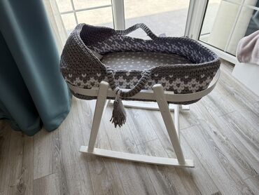 Ofis mebeli: Oğlan və qız üçün, Yumru, Beşik, Dəst ilə, Matras ilə, Yellənmə mexanizm ilə