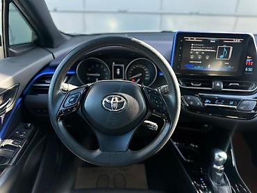 машина за 1000000: Toyota C-HR: 2020 г., 2 л, Автомат, Бензин, Кроссовер — 4