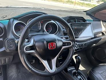 fit 2: Honda Fit: 2010 г., 1.5 л, Автомат, Бензин, Хэтчбэк — 5
