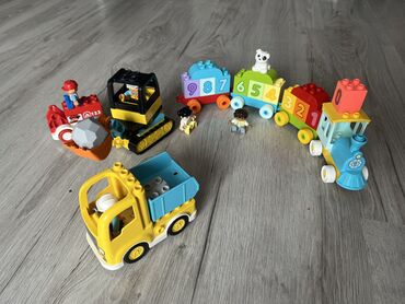 Игрушки: Lego Duplo. Наборы : паровозик с цифрами (полный), экскаватор и