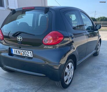 Toyota: Toyota Aygo: 1 l. | 2009 έ. Χάτσμπακ — 5