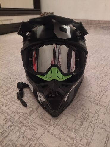 сноуборд купить: Продаю шлем размер М 58 подойдёт для мотоцикла, скутер, велосипед