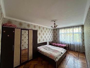 20 Yanvarda metroya 3- 4 dəqiqəlik məsafədə yerləşən 3 otaqlı evə 2