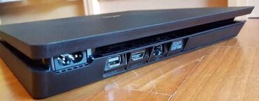 PS4 (Sony Playstation 4): Prodajem očuvanu PlayStation 4 konzolu sa 1TB memorije (duplo vise od — 13