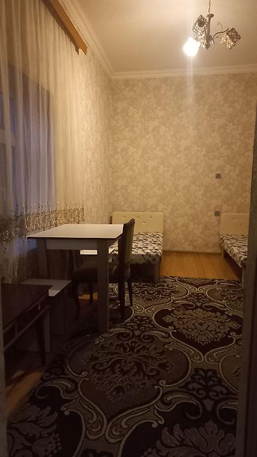 Daşınmaz əmlak: Bineqedi 1otaqlı kamılan içinde internetde var ve eşyalı bir nefer — 1