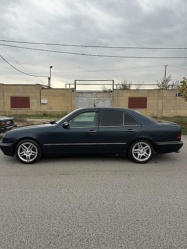 e300 mercedes: Mercedes-Benz E-Class: 2.2 l | 2001 il Sedan — 3