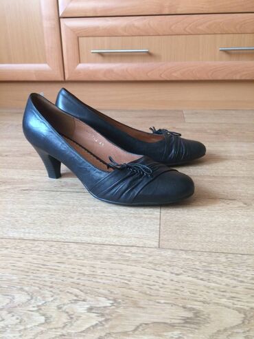 Другая женская обувь: ! Много отличной женской обуви! 41-42 размер -черные замшевые — 7