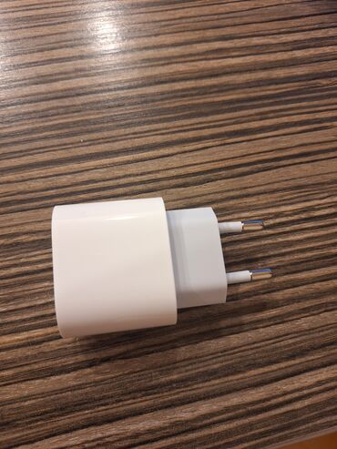 Adapterlər: Adapter Apple, 20 Vt, Yeni