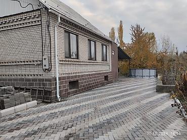 Үйлөр: Продаётся кирпичный дом с благоустроенным двором и просторной — 1