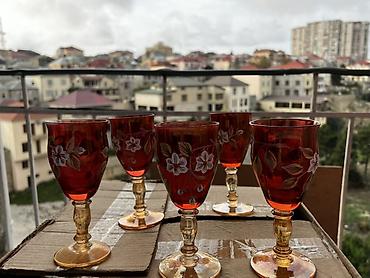 Qədəhlər, rəng - Qırmızı, Şüşə