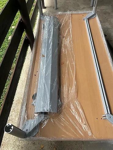 ikea ormari za sobu: Radni sto sa metalnim nogama i provodnicima za kablove - Prostrana — 6