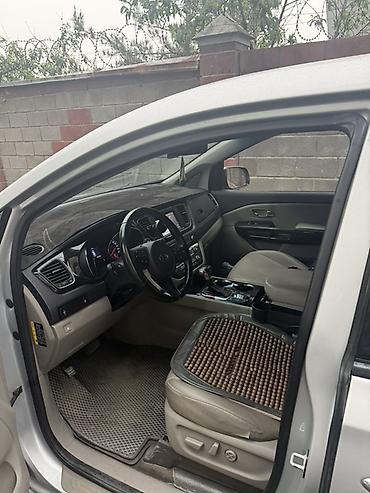 sprinter 4 4: Kia Carnival: 2018 г., 2.2 л, Автомат, Дизель, Минивэн — 5