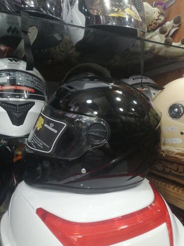 Moto dəbilqələr: 1 ci şəkildəki Moto kaska 29-azn 2 ci və 3cü şəkildəki Moto kaskalar — 3