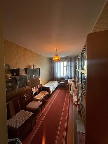 обжита: 3 комнаты, 58 м², 4 мкр 104 серия, 4 этаж, Старый ремонт — 5