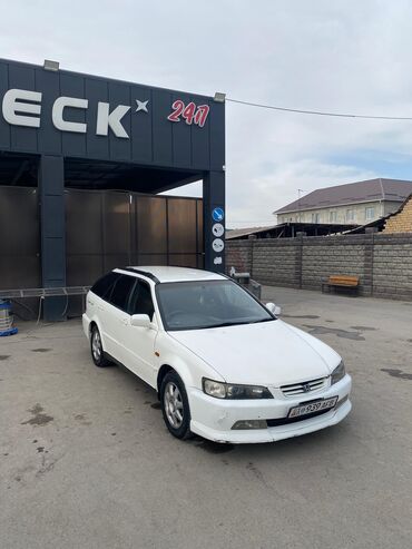 чехол хонда аккорд: Автомобиль Honda Accord в кузове универсал, белого цвета. Оснащен