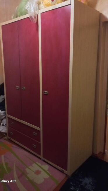 бу фотоаппараты: İşlənmiş, Açılan, 4 qapılı Düz dolab, Qarderob, paltar dolabı