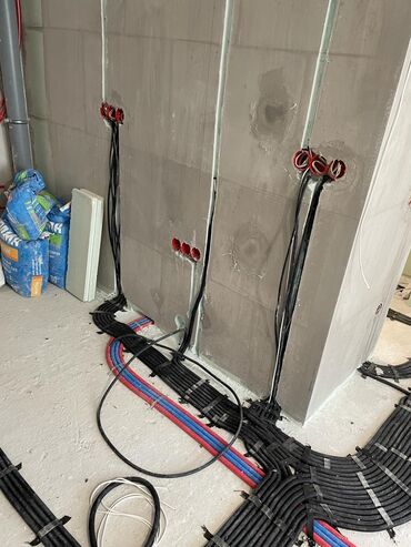 Электрики: Электрик | Монтаж выключателей, Перенос электроприборов, Установка распределительных коробок Больше 6 лет опыта — 17