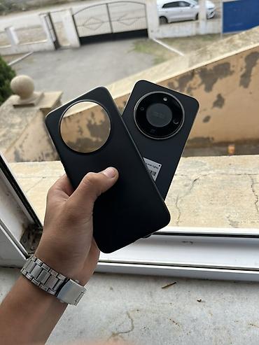 Honor: Model:Honor x9d Yaddaş: 256 GB Ram: 8,0 GB Vəziyyət: yeni Rəng — 1