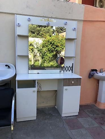 Salon, tibbi mebel: Gözəllik salonu üçün mebel dəsti Tərkibi: - Vizaj/saç ustası üçün — 1
