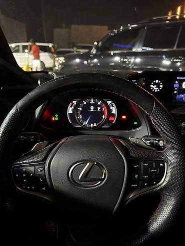 Lexus: Lexus : 2019 г., 2 л, Вариатор, Бензин, Кроссовер — 10