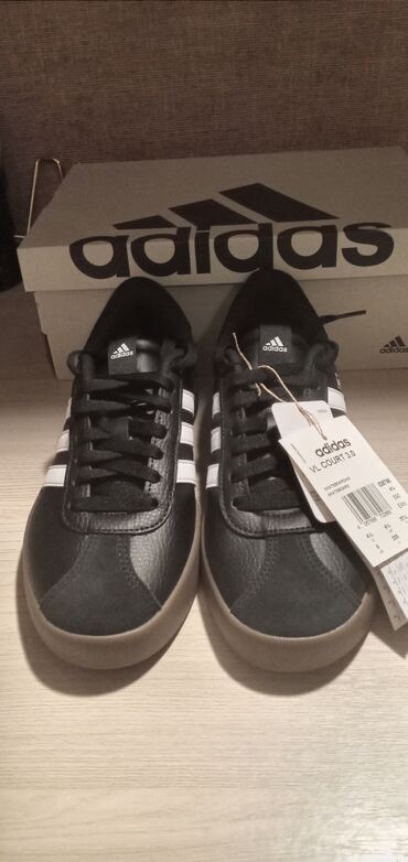 ayaqqabi instagram: Adidas VL COURT 3.0 Orijinal məhsuldur. Vyetnamda istehsal olunub