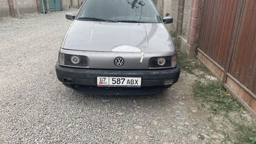 Volkswagen: Volkswagen Passat: 1993 г., 1.8 л, Механика, Газ, Седан