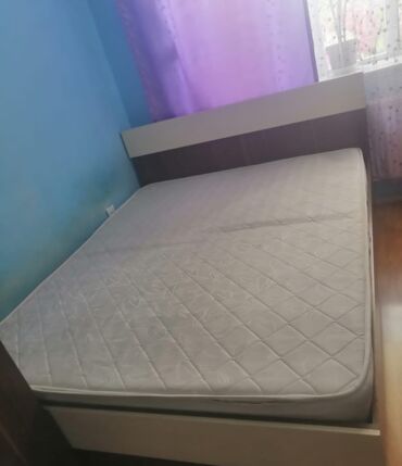 Divanlar: İşlənmiş, Təknəfərlik çarpayı, Bazasız, Matras ilə, Siyirməsiz
