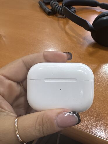 samsung a13 qiymeti irshad telecom: Airpod world telecomdan alınıb. İşləkdir hər iki qulaqcığı. 250 azn