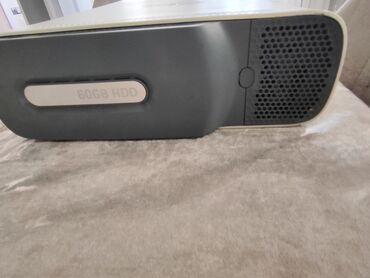Xbox 360 & Xbox: Xbox 360 konsol dəsti Komplekt: - Xbox 360 ağ korpus konsolu - 2 ədəd — 7