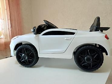 waikiki dečije kosulje: Električni automobil za decu – “Audi RS8”, bela boja - Realističan — 7