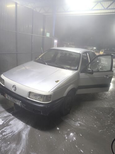 Volkswagen: Volkswagen Passat: 1989 г., 1.8 л, Механика, Бензин, Седан — 10