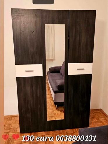 dvosed i fotelja na razvlacenje: Three-wing wardrobe, Plywood, color - Brown, Used