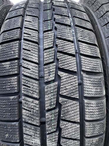 зимние шины 14 размер: Резина 205/55/17 
Резина новая 
Фирма winda