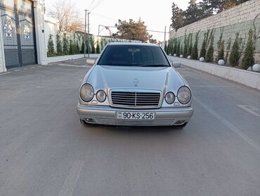Mercedes-Benz: Mercedes-Benz E 220: 2.2 l | 1997 il Sedan — 2